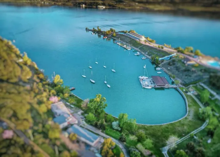 Deluxe One-Bedroom Apartment Near Metro & Tbilisi Sea