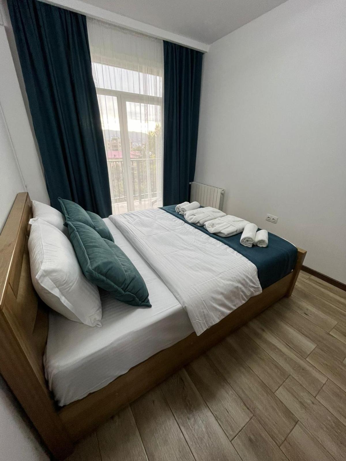 Deluxe One-bedroom Near Metro & Sea Apartment
