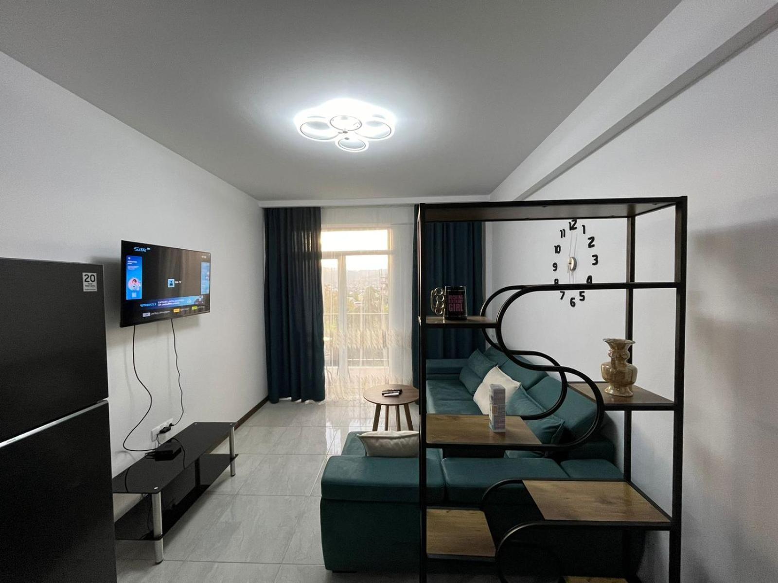 Deluxe One-bedroom Near Metro & Sea Тбілісі